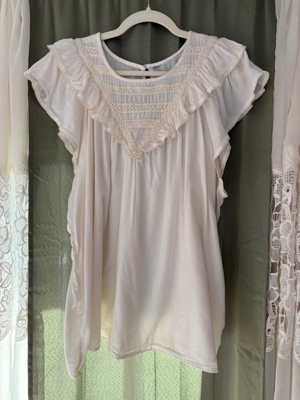 Old Navy Cream Ruffle-Trim Crochet Blouse Size 2XL Boho Victorian Flowy Beach